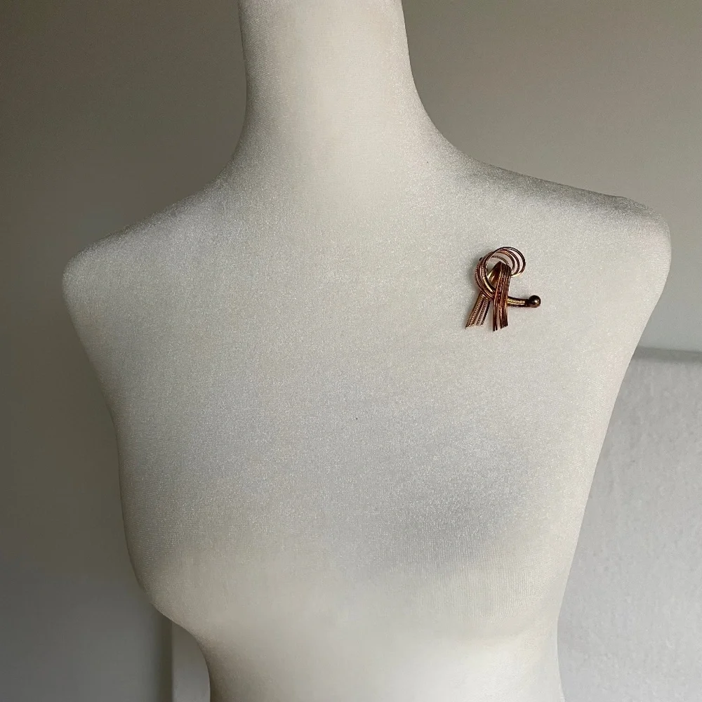 Midcentury Gold and Rose Gold Tone Vintage Ribbon Brooch